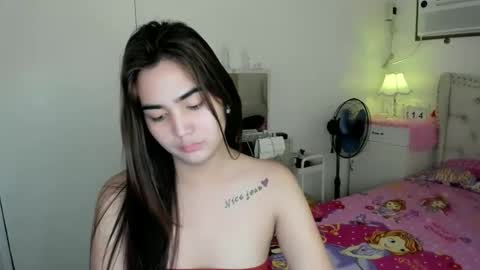 alovelydollnica online show from April 14, 2026, 2:06 am