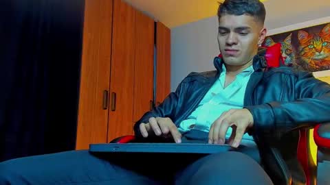 alpha_dominus_ online show from September 17, 2025, 3:52 am