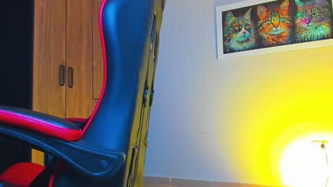 alpha_dominus_ online show from October 2, 2025, 5:03 am