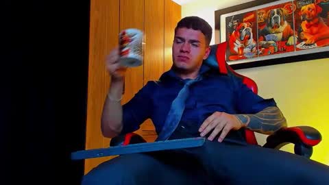 alpha_dominus_ online show from November 19, 2025, 6:13 am