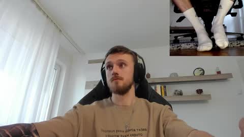 Snapshot of alphaboyfun chatting on November 26, 2025, 10:38 am Andi online show from November 26, 2025, 10:38 am