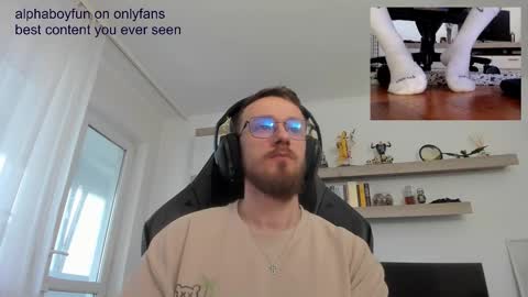 Snapshot of alphaboyfun chatting on December 16, 2025, 1:27 pm Andi online show from December 16, 2025, 1:27 pm