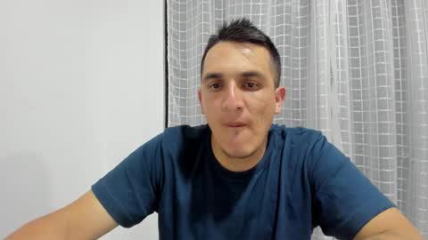 Snapshot of alphadesire69 chatting on December 17, 2025, 4:40 am AlphaDesire69 online show from December 17, 2025, 4:40 am