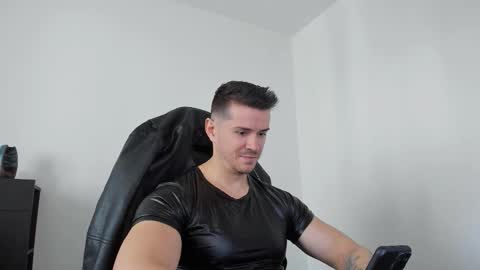 LeatherMaster online show from September 25, 2025, 7:34 am