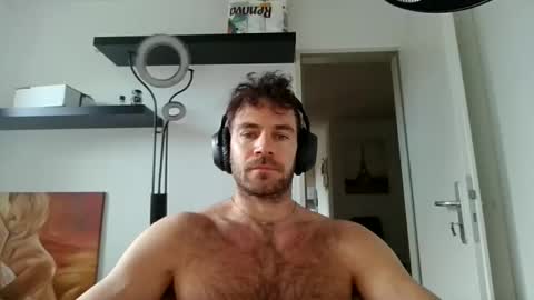 alphah_hunk online show from November 20, 2025, 9:42 am