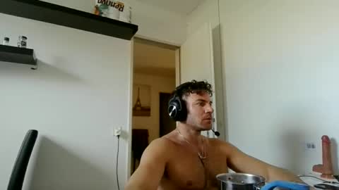 alphah_hunk online show from April 3, 2026, 1:53 pm