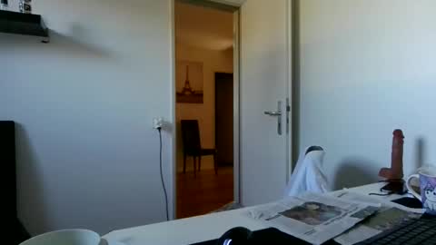 alphah_hunk online show from May 1, 2026, 2:21 pm