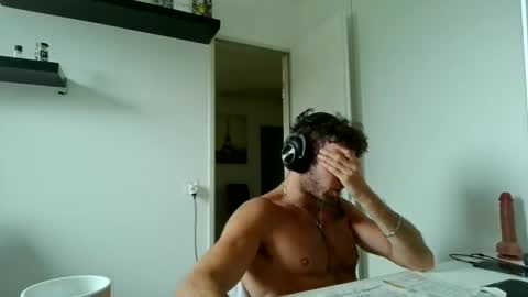 alphah_hunk online show from May 10, 2026, 10:42 am