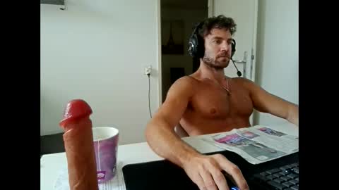 alphah_hunk online show from May 12, 2026, 8:55 am
