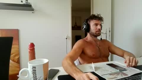 alphah_hunk online show from May 19, 2026, 8:42 am