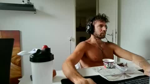 alphah_hunk online show from May 20, 2026, 9:59 am
