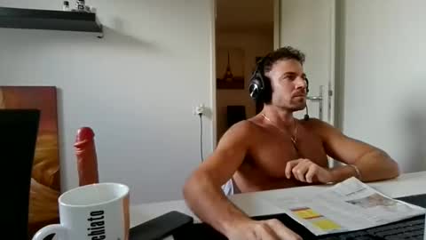 alphah_hunk online show from May 21, 2026, 5:20 pm
