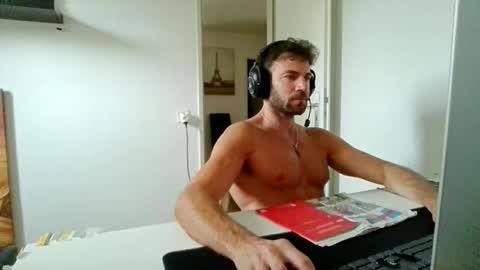 alphah_hunk online show from June 9, 2026, 9:32 am