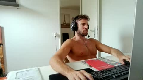 alphah_hunk online show from June 12, 2026, 10:03 am