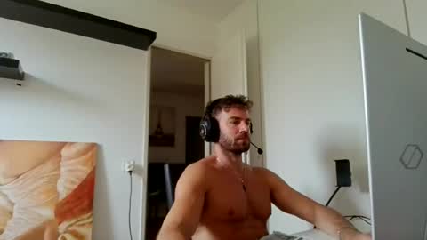 alphah_hunk online show from July 19, 2026, 9:35 am