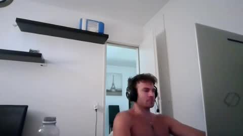 alphah_hunk online show from August 1, 2026, 8:57 am