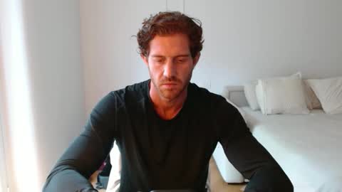 alphahung23 online show from October 22, 2025, 9:20 am