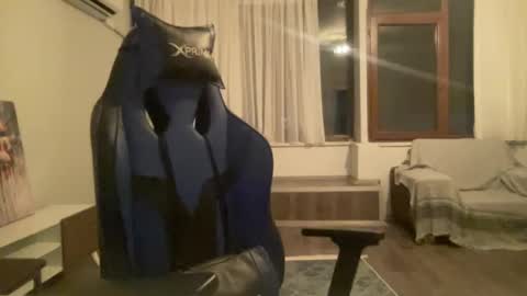 AlphAndre online show from February 8, 2025, 6:12 pm