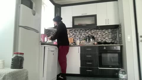 AlphAndre online show from February 9, 2025, 7:49 am