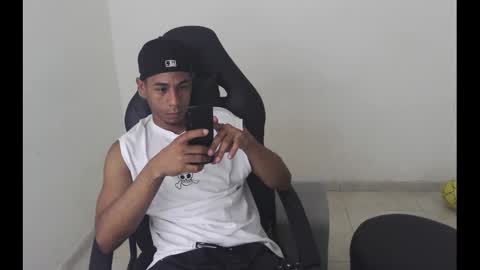 alphas_latins online show from April 6, 2026, 4:46 am