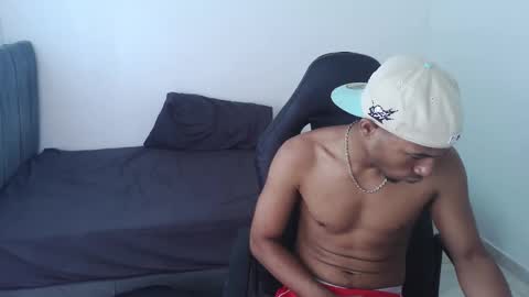 Snapshot of alphas_latins chatting on May 21, 2026, 4:47 pm alphas_latins online show from May 21, 2026, 4:47 pm