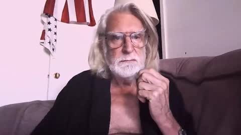 AlphaUniform online show from September 27, 2025, 2:44 pm