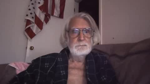 AlphaUniform online show from April 19, 2026, 8:44 pm