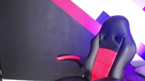 Alter  online show from January 8, 2025, 8:50 pm