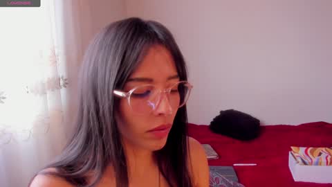 Snapshot of aluna_0310 chatting on December 28, 2024, 8:25 pm . . online show from December 28, 2024, 8:25 pm