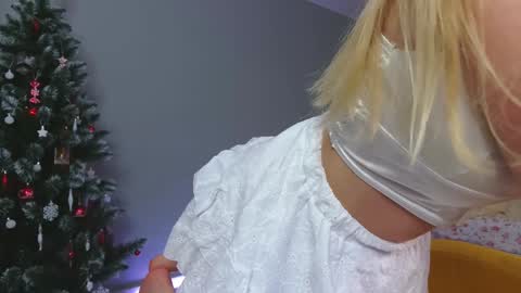 Amelia NEXT STREAM  online show from December 28, 2024, 5:03 pm