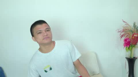 aly_n_sebas online show from April 22, 2026, 2:03 am
