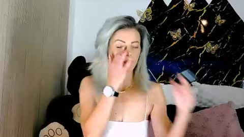 Snapshot of alyblonde chatting on August 10, 2026, 7:01 am aly online show from August 10, 2026, 7:01 am
