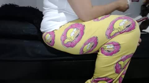 Snapshot of alynfoxx chatting on January 19, 2025, 3:39 am Alyn Maria online show from January 19, 2025, 3:39 am