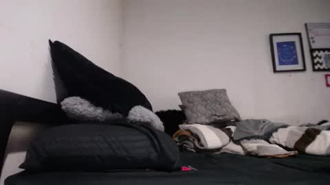 Snapshot of alynfoxx chatting on January 26, 2025, 3:27 am Alyn Maria online show from January 26, 2025, 3:27 am