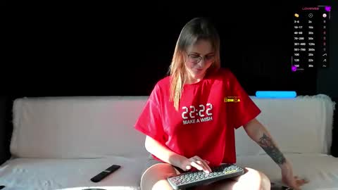 Alena online show from November 24, 2025, 12:27 pm