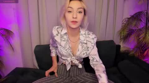 Alysia online show from November 23, 2025, 2:06 pm