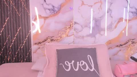 alyson__a online show from April 19, 2026, 1:21 pm