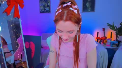 alyssa_smitt online show from February 6, 2025, 1:43 pm
