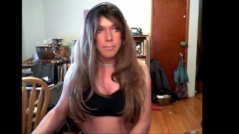 Snapshot of alyssatwo chatting on January 15, 2026, 6:22 pm Britney online show from January 15, 2026, 6:22 pm