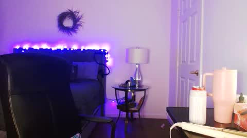 Snapshot of alyssiaamorexo chatting on March 28, 2026, 5:23 pm Alyssiaamorexo online show from March 28, 2026, 5:23 pm