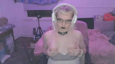 alyxiabewbs online show from May 18, 2026, 2:29 am