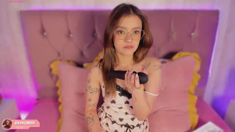 Alyy online show from March 27, 2026, 8:41 pm