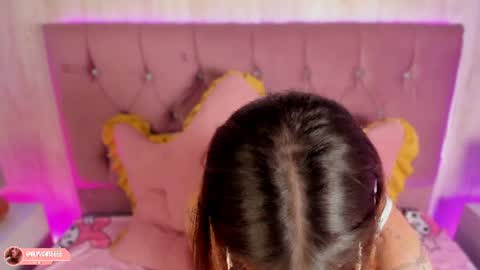 Alyy online show from April 18, 2026, 8:09 pm