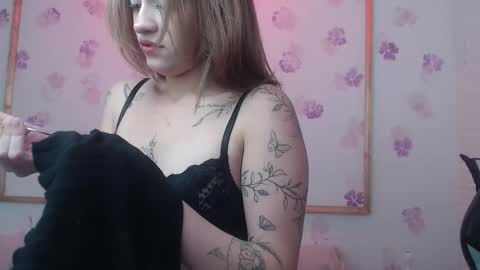 Alyy online show from October 17, 2025, 2:19 pm