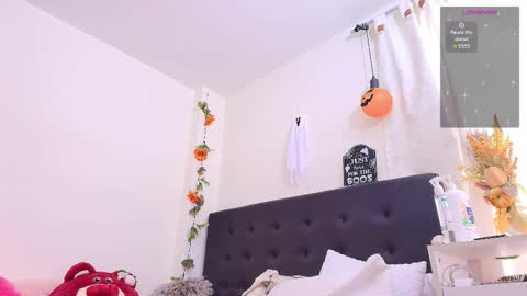 Isabella online show from October 30, 2025, 7:14 pm