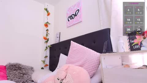 Isabella online show from November 14, 2025, 7:01 pm