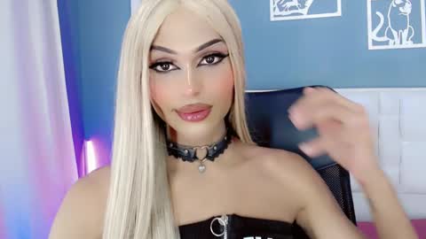 Snapshot of amal_baddel_ chatting on January 9, 2025, 10:20 am amal_baddel_ online show from January 9, 2025, 10:20 am