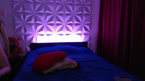 Amalett online show from October 21, 2025, 12:33 am