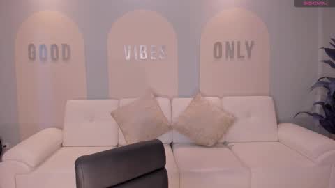 Amalia cruss online show from November 14, 2025, 8:40 pm