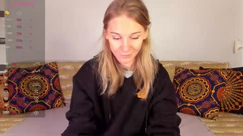 Amalia online show from October 22, 2025, 7:52 am